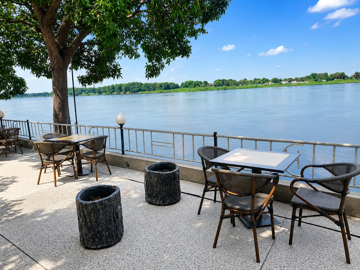 Resort Dining Atmosphere